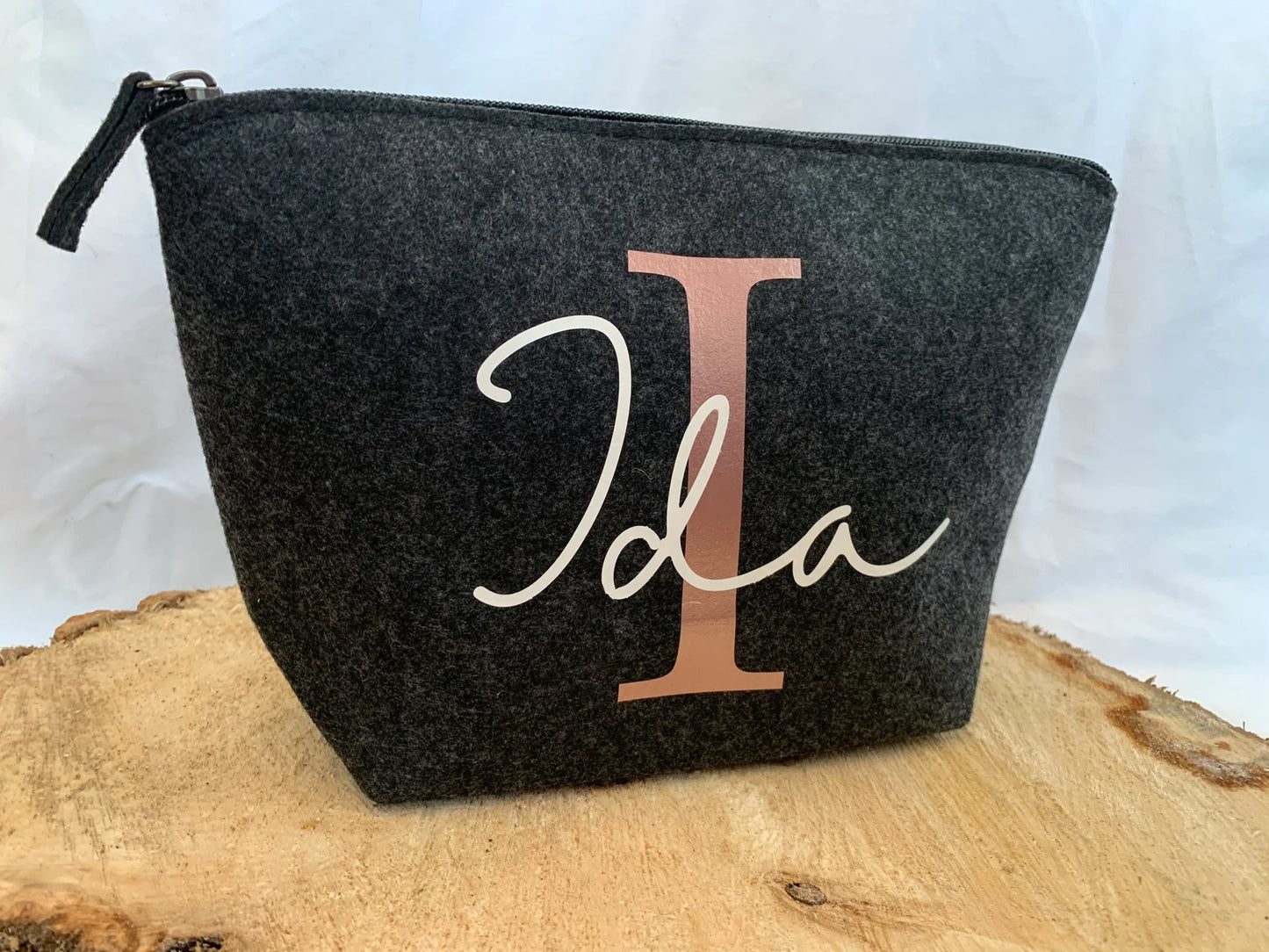 Personalisierte Filztasche/ Kosmetiktasche in dunkelgrau