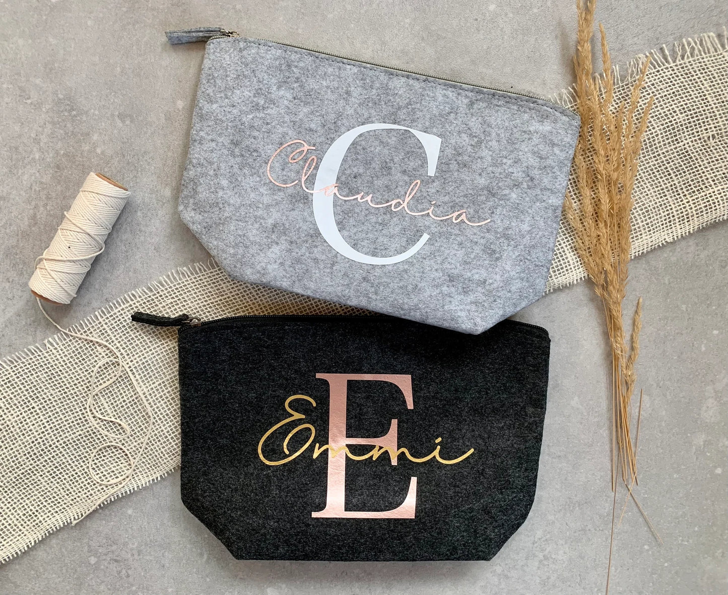 Personalisierte  Filztasche/ Kosmetiktasche in hellgrau