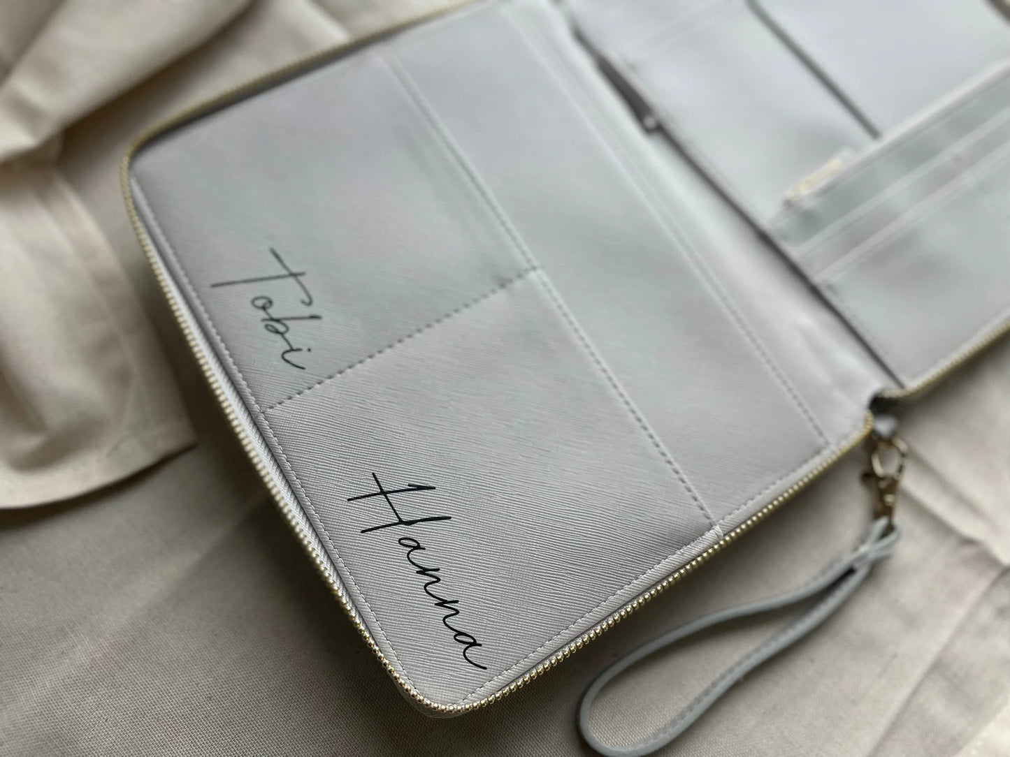 Personalisiertes U-Heft Etui – Familienorganizer/ Impfpass Hülle – Regenbogen