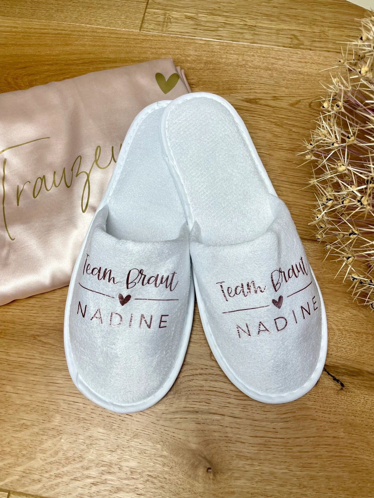 Personalisierte Wellnessslipper für den JGA