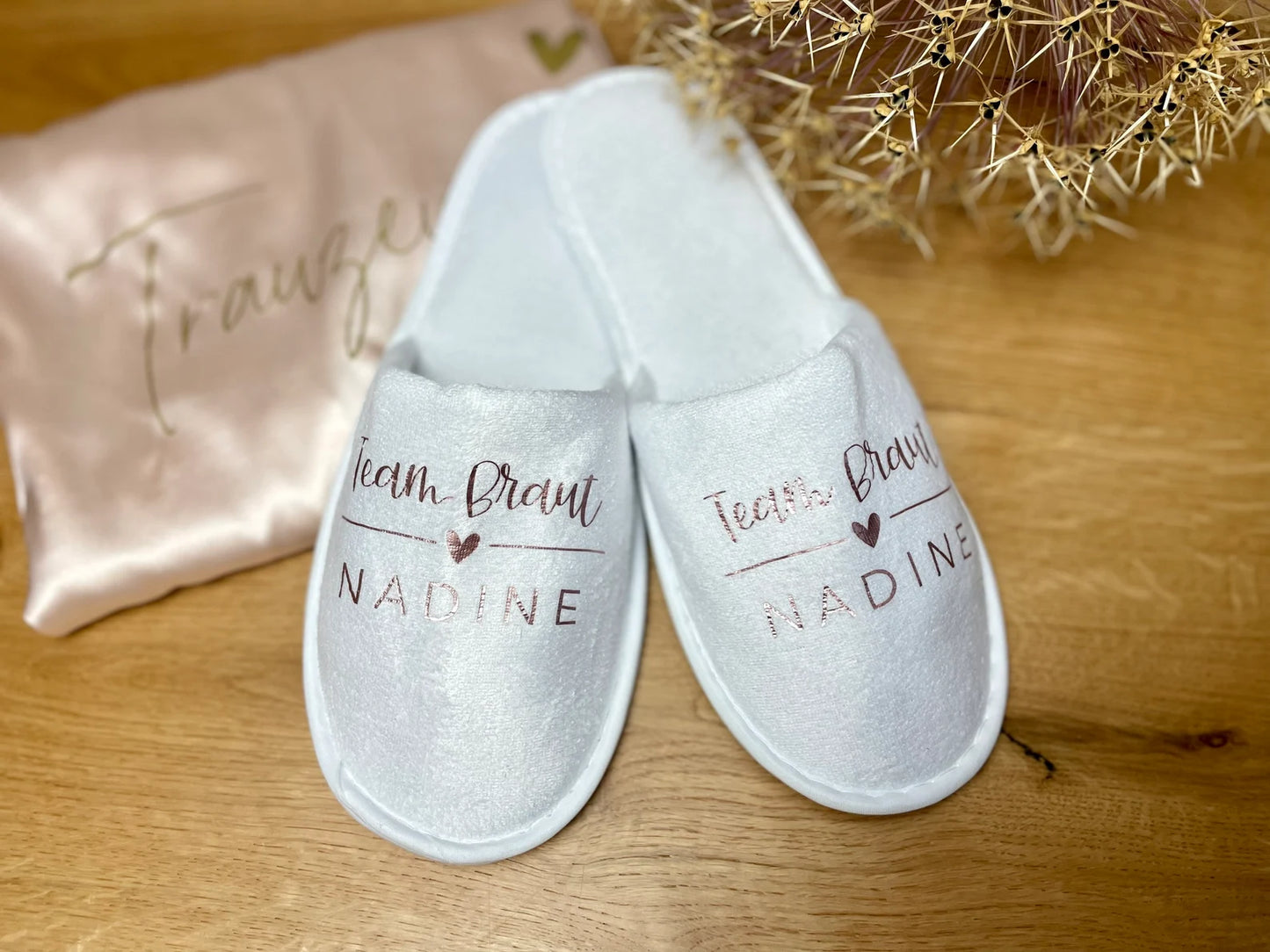 Personalisierte Wellnessslipper für den JGA