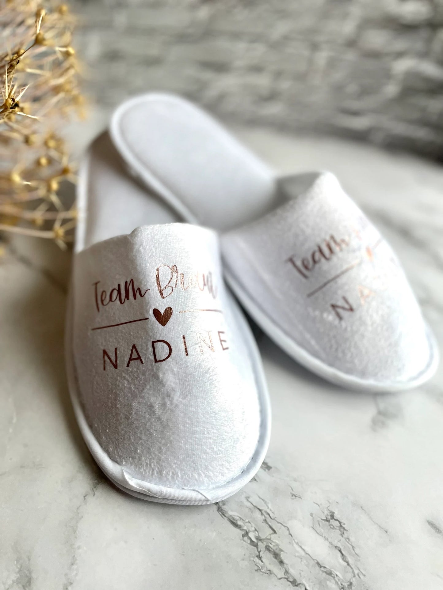 Personalisierte Wellnessslipper für den JGA