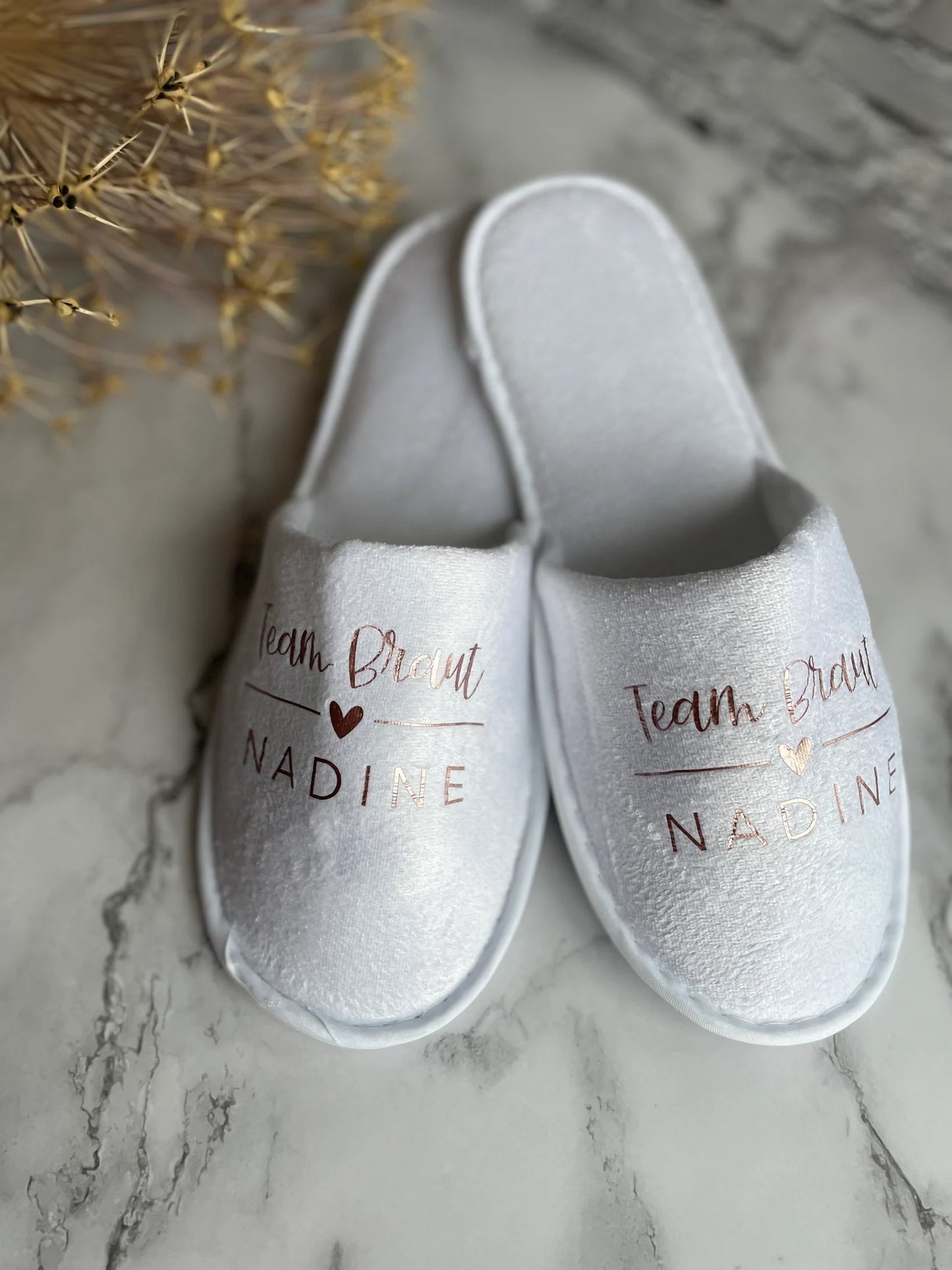 Personalisierte Wellnessslipper für den JGA