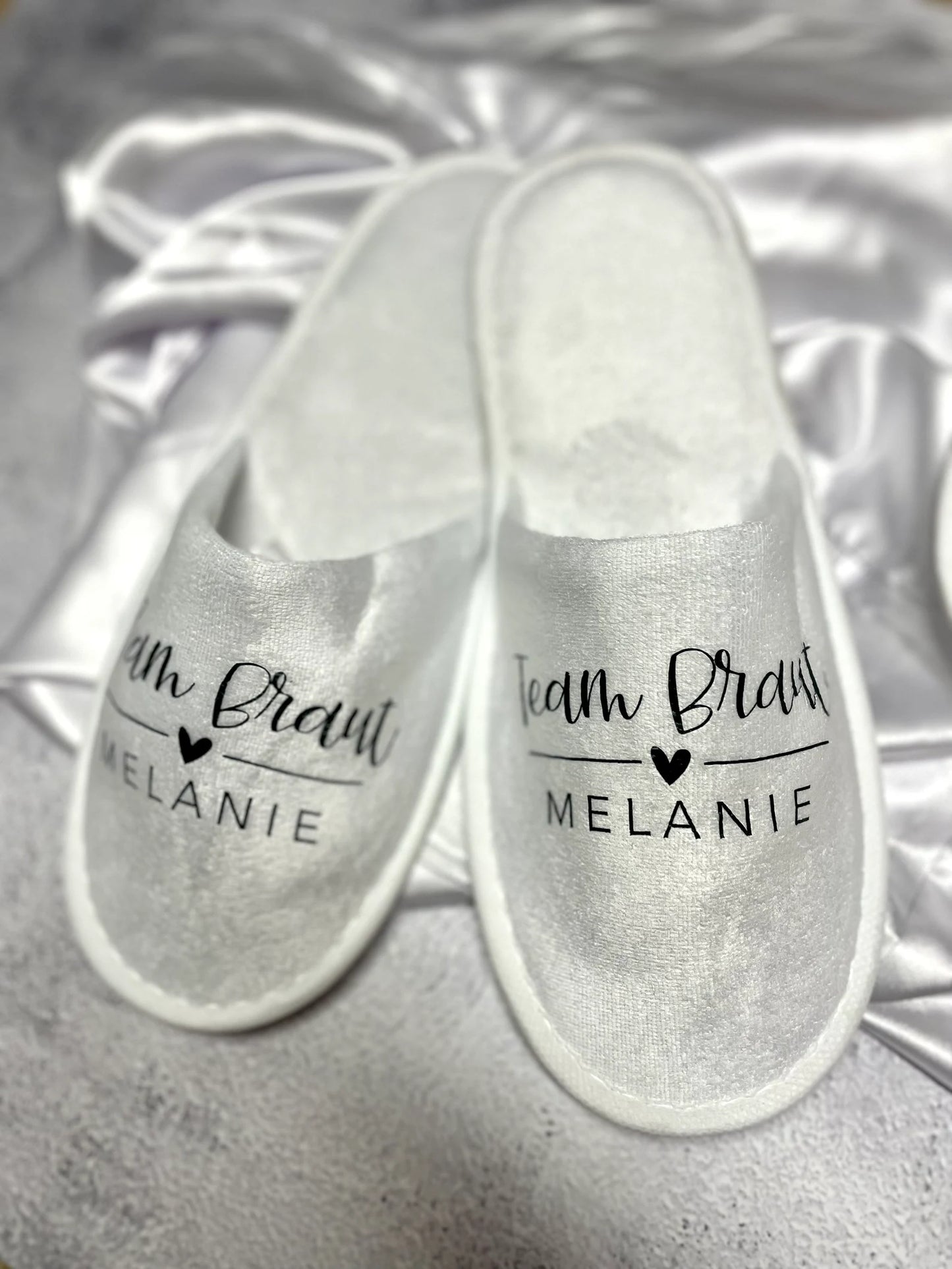 Personalisierte Wellnessslipper für den JGA