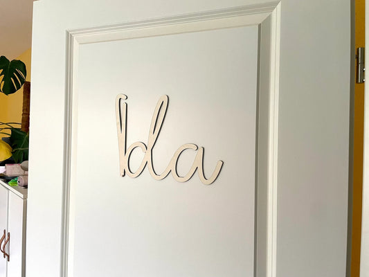 Personalisiertet Schriftzug aus Holz