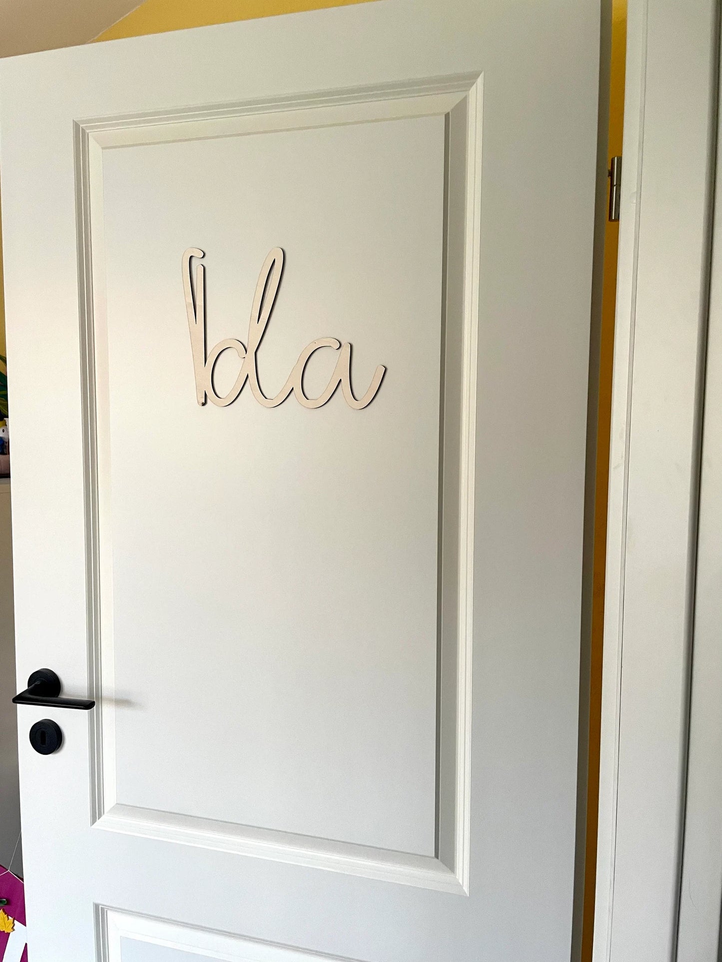 Personalisiertet Schriftzug aus Holz