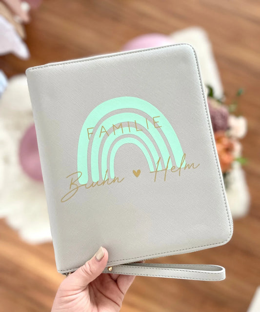Personalisiertes U-Heft Etui – Familienorganizer/ Impfpass Hülle – Regenbogen