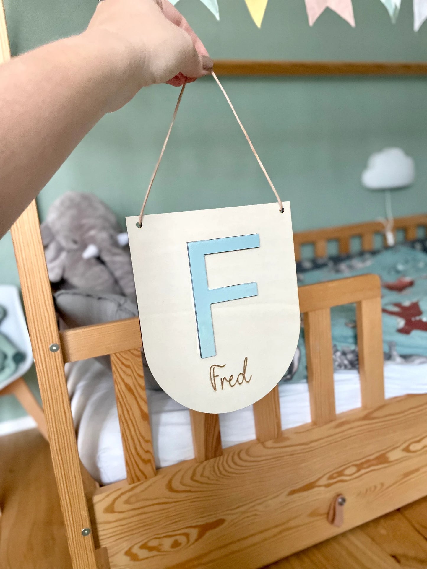 Personalisierter Wimpel aus Holz mit Namen