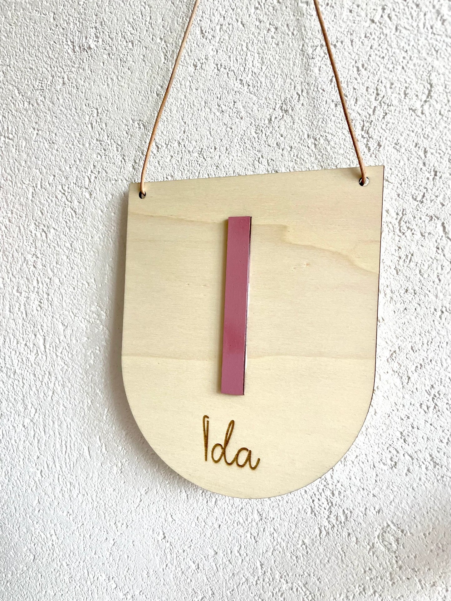 Personalisierter Wimpel aus Holz mit Namen