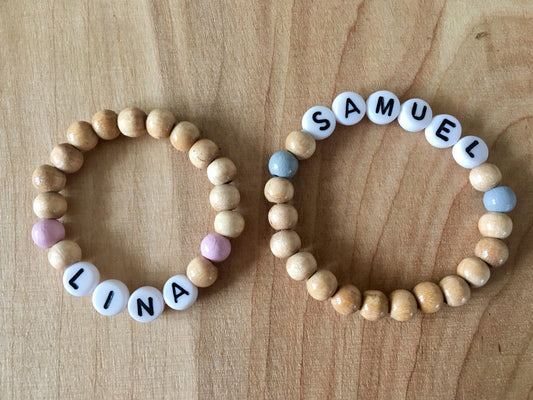 Personalisiertes Baby & Kinderarmband aus Holzperlen