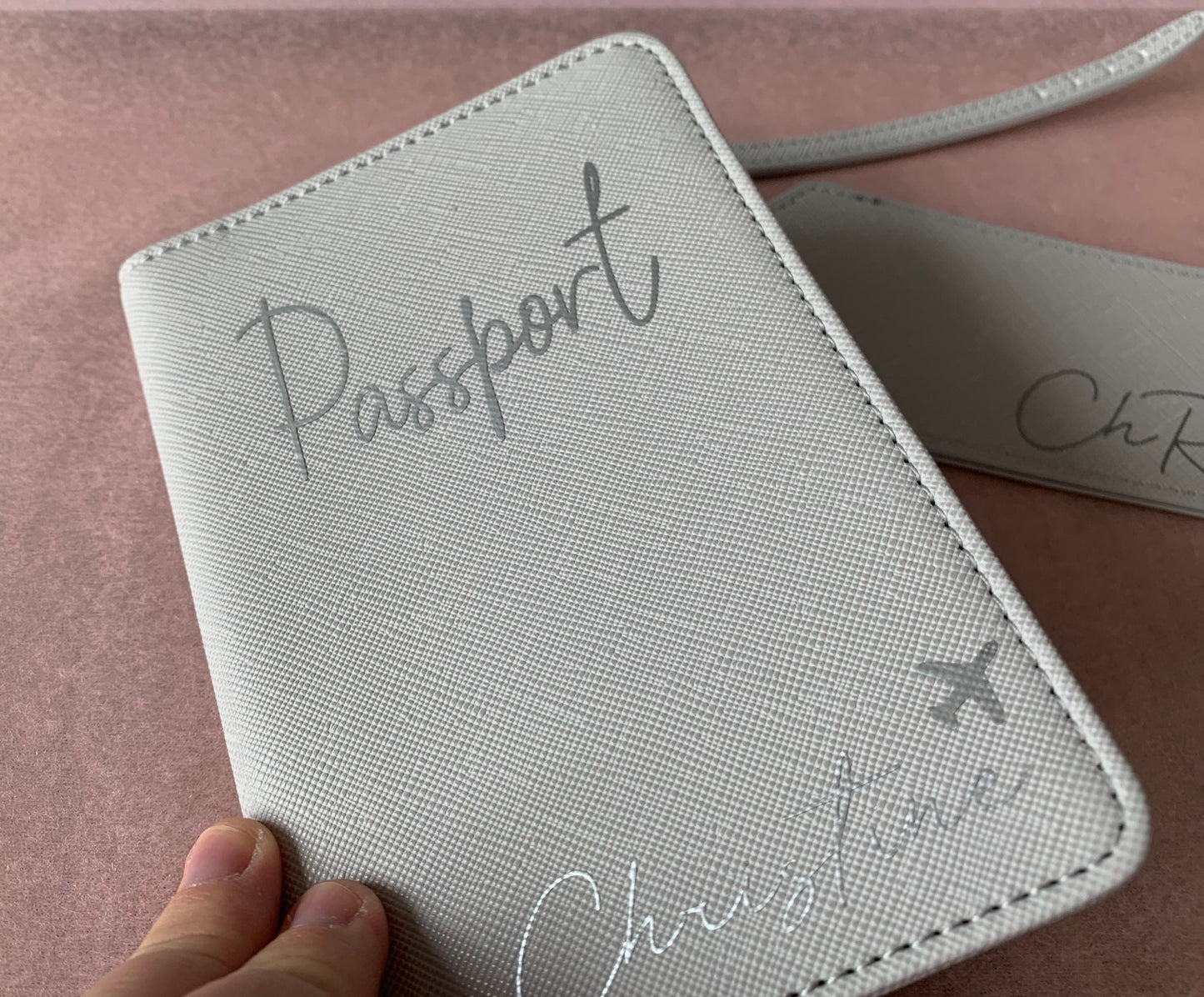 Personalisierte Passporthülle + Kofferanhänger – 2er Set – Design 2