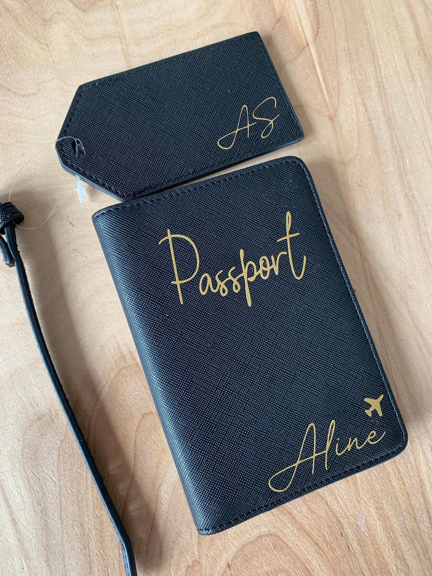Personalisierte Passporthülle + Kofferanhänger – 2er Set – Design 2