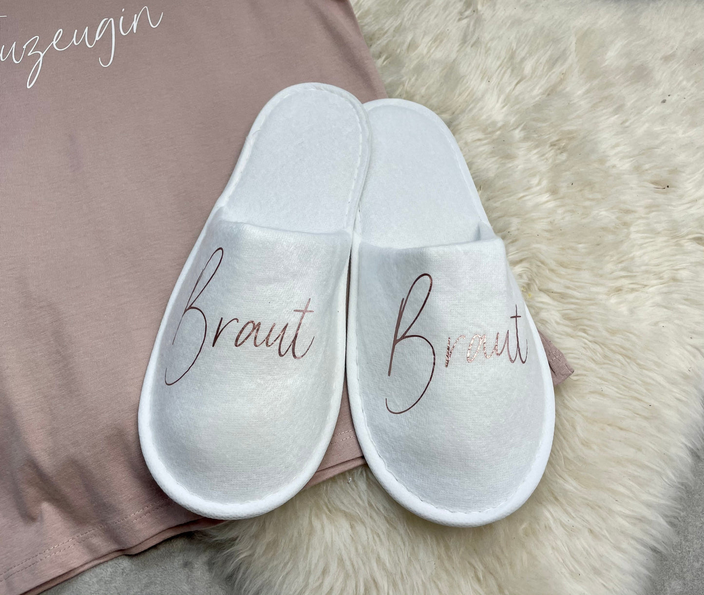 Personalisierte Wellnessslipper für die Braut