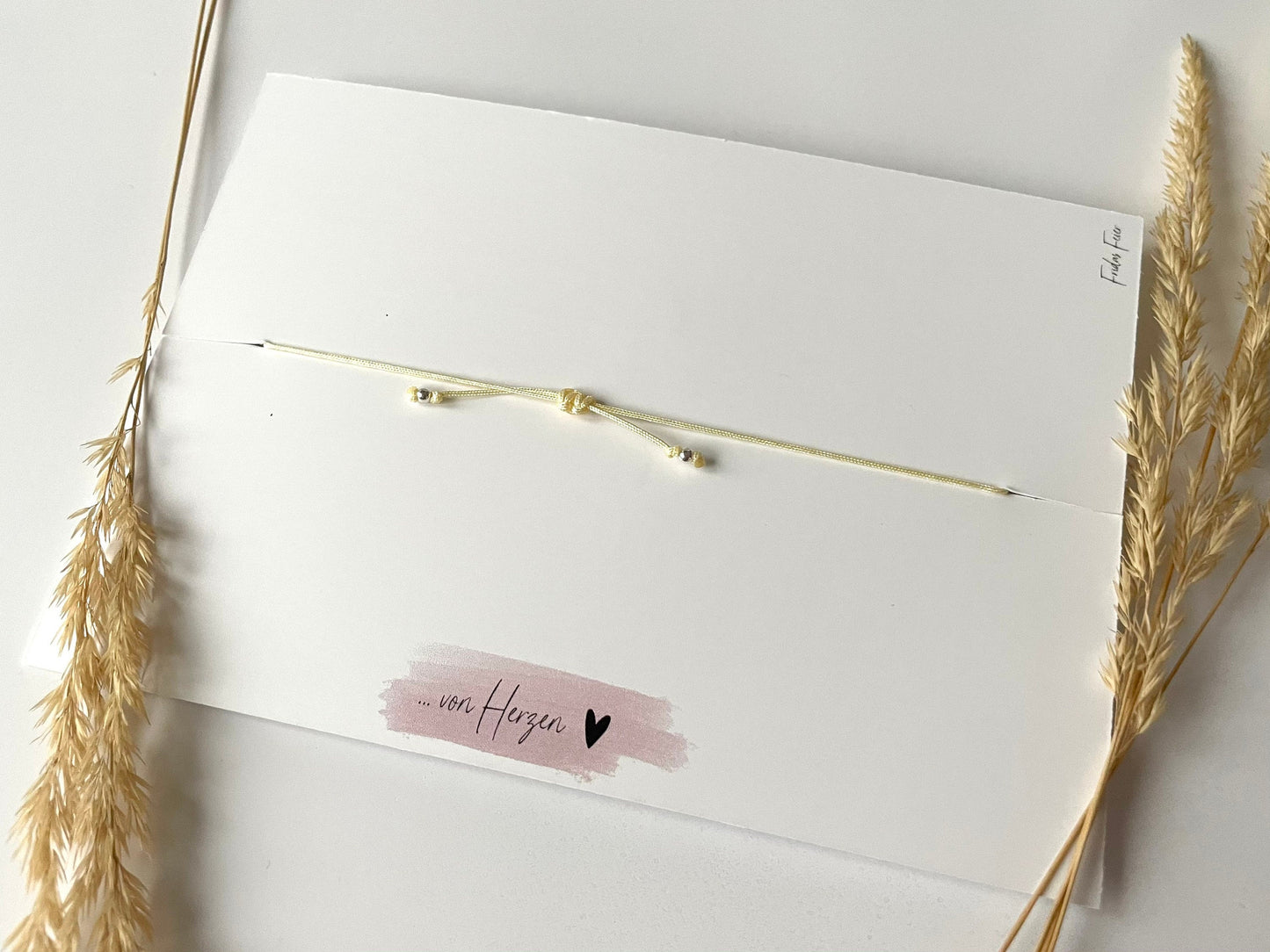 Personalisiertes Wunscharmband mit Name und Symbol