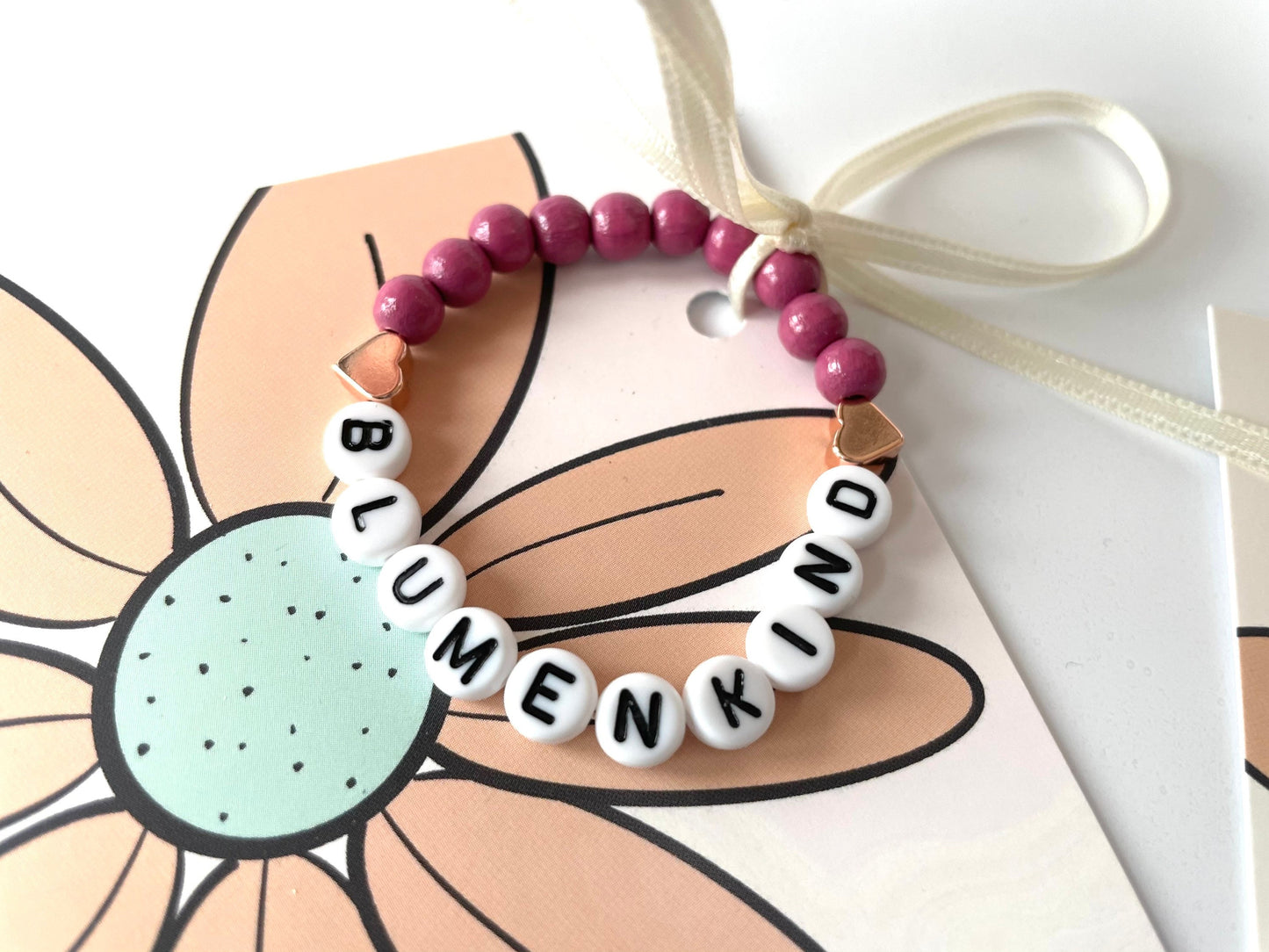 Personalisiertes Armband mit Karte – Blumenkind