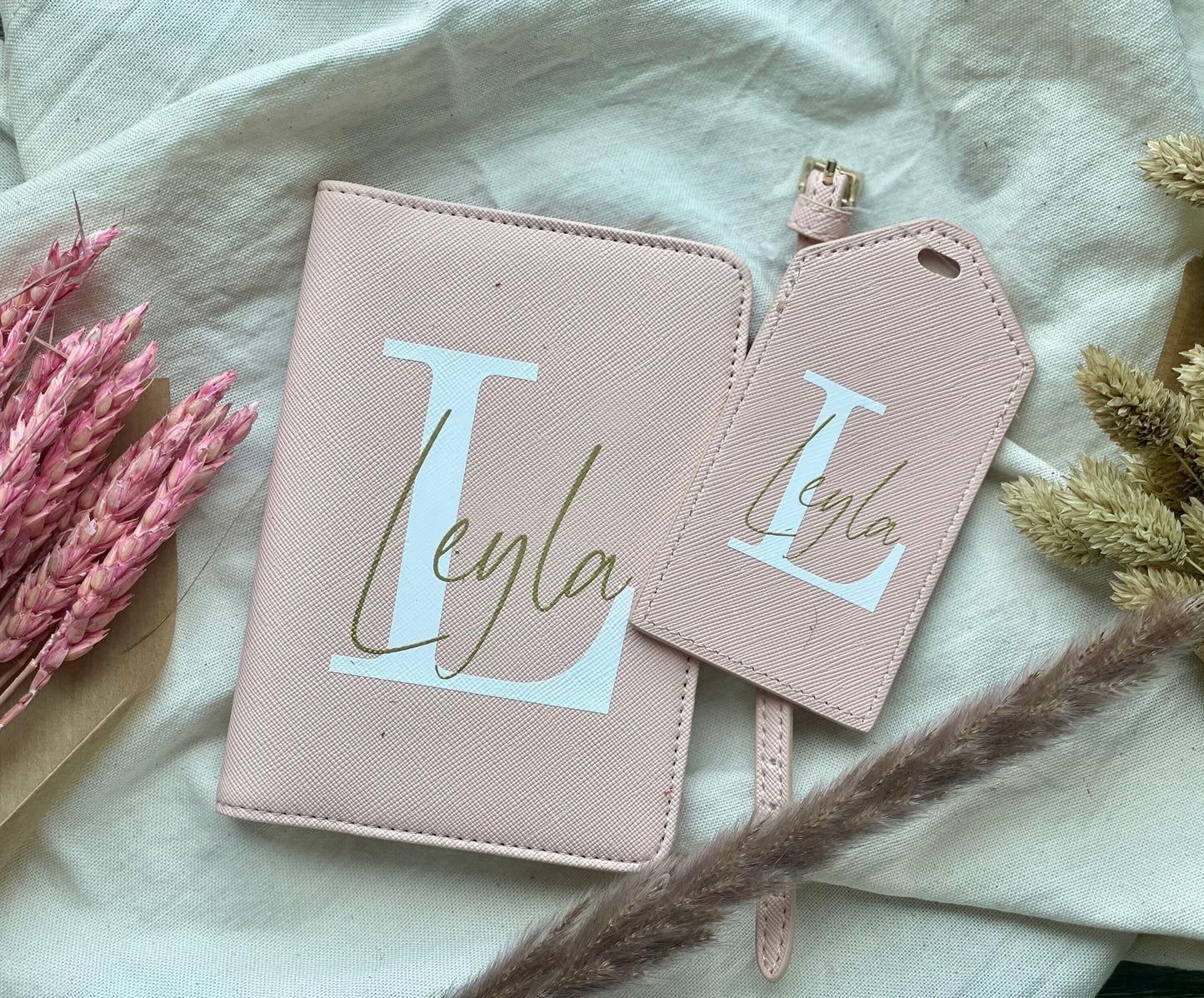 Personalisierte Passporthülle + Kofferanhänger – 2er Set – Design 1