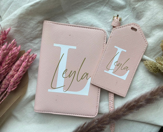 Personalisierte Passporthülle + Kofferanhänger – 2er Set – Design 1