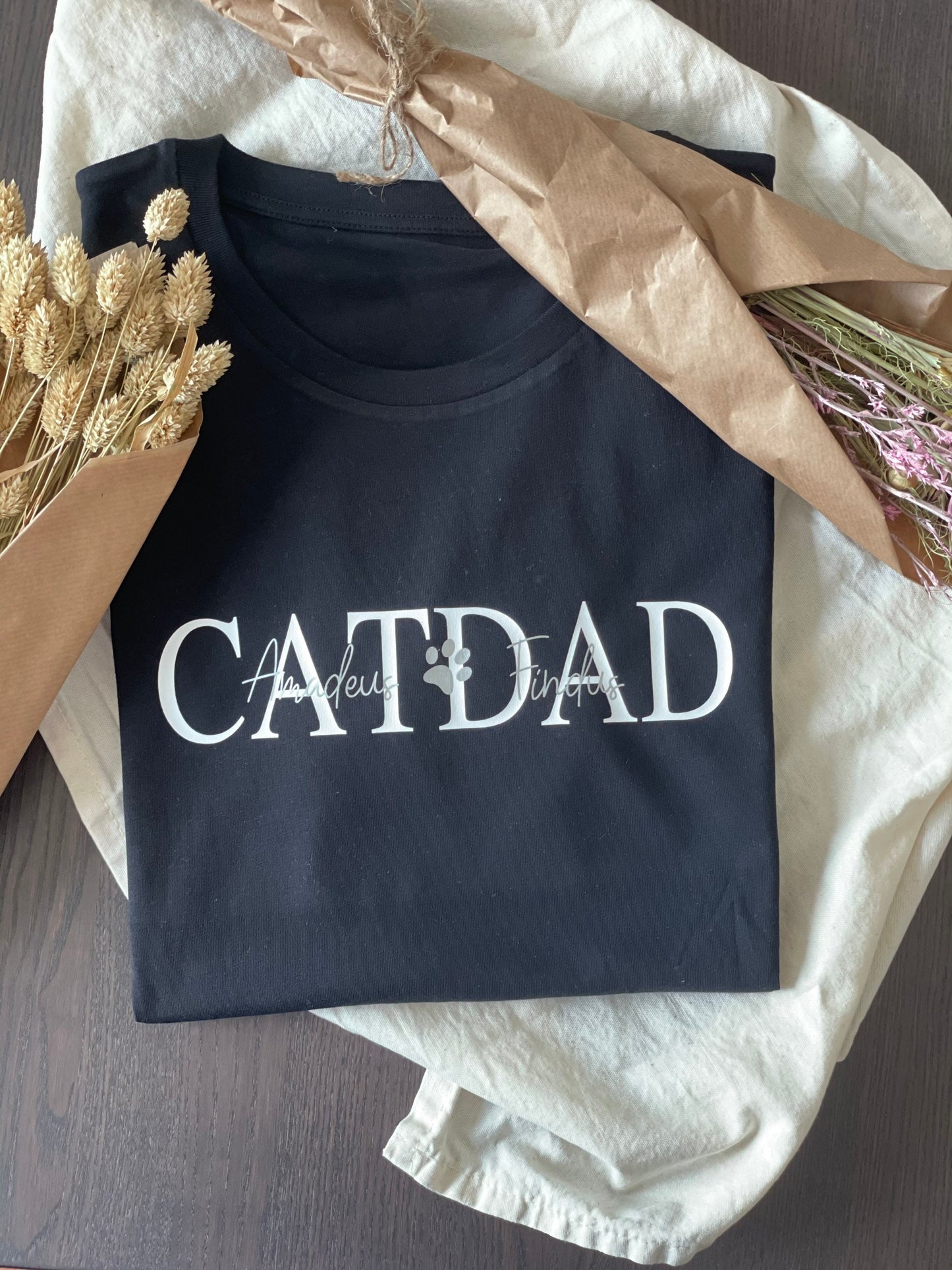 Personalisiertes T-Shirt – Cat Dad oder Dog Dad – Design 1