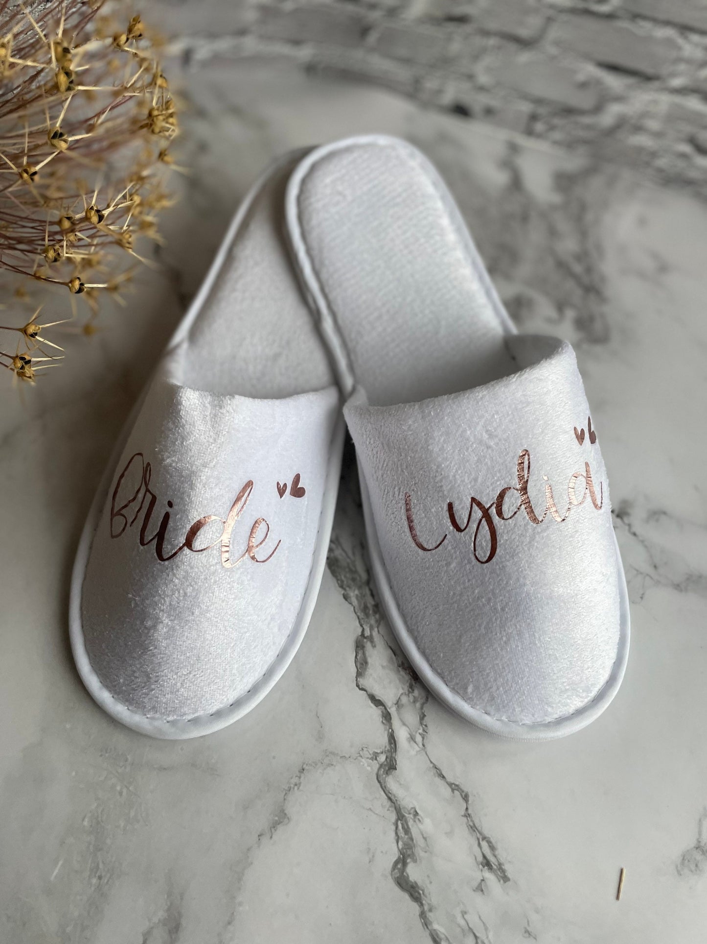 Personalisierte Wellnessslipper für die Braut