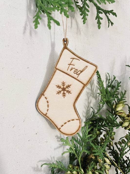 Personalisierter Weihnachtsbaumanhänger – Niolausstrumpf aus Holz