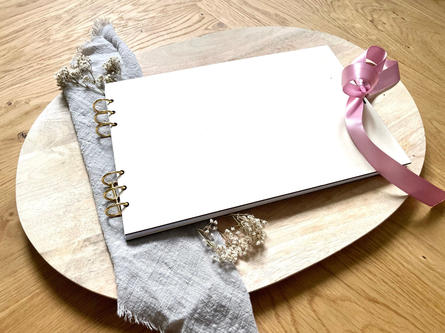 Personalisierteres Gästebuch aus Holz