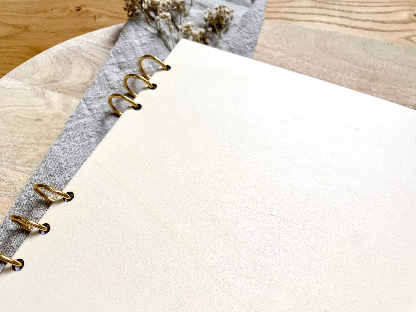 Personalisierteres Gästebuch aus Holz
