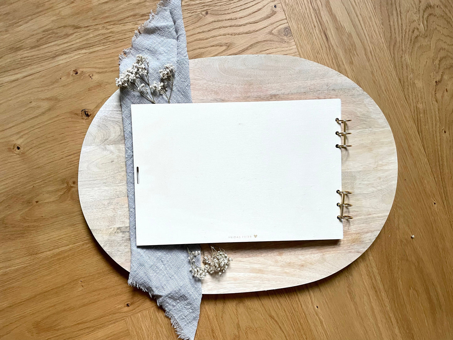 Personalisierteres Gästebuch aus Holz