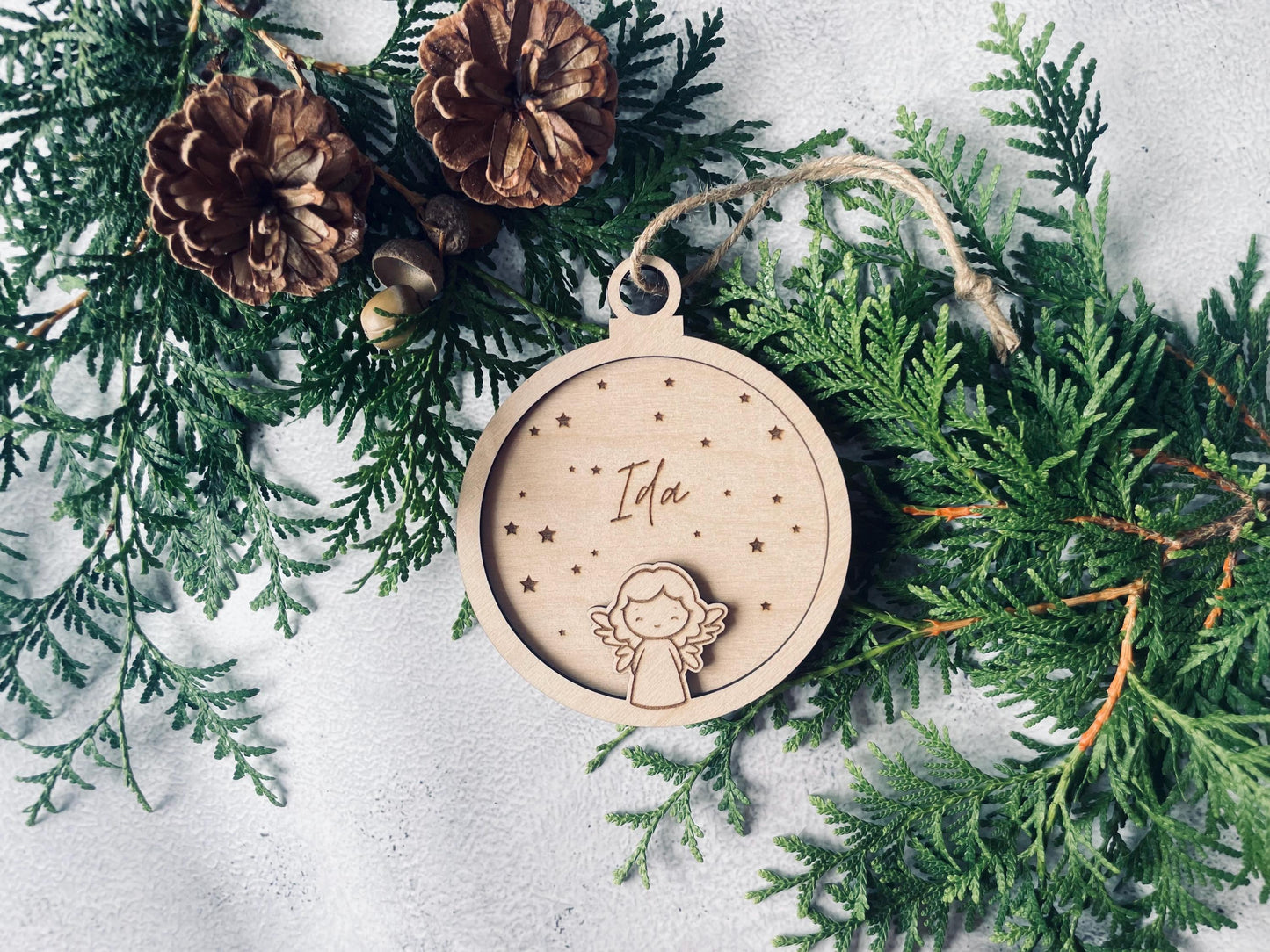 Personalisierter Weihnachtsbaumanhänger – Weihnachtsbaumkugel aus Holz 3D
