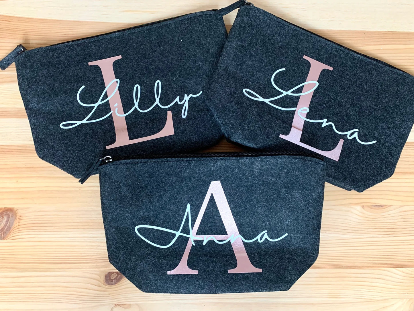 Personalisierte Filztasche/ Kosmetiktasche in dunkelgrau