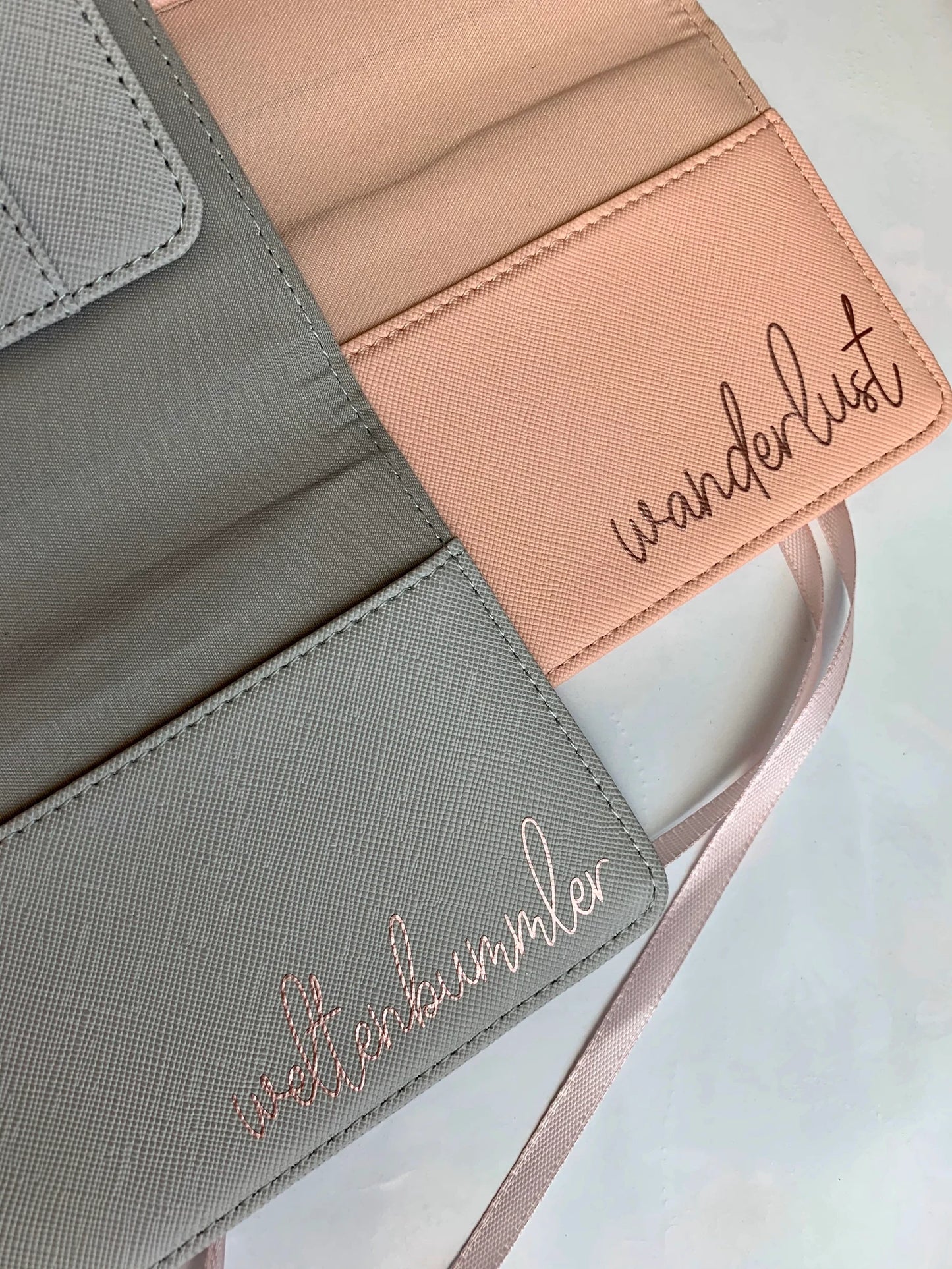 Personalisierte Passporthülle + Kofferanhänger – 2er Set – Design 4