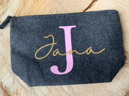 Personalisierte Filztasche/ Kosmetiktasche in dunkelgrau