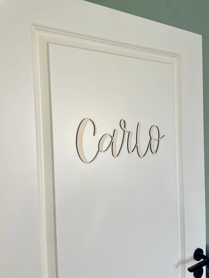 Personalisiertet Schriftzug aus Holz