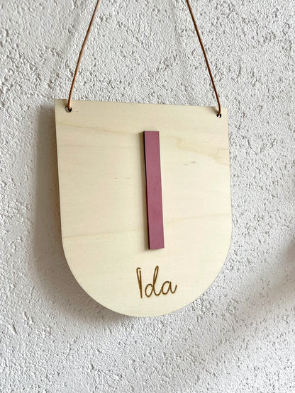 Personalisierter Wimpel aus Holz mit Namen