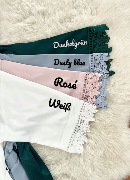 Personalisierter Morgenmantel mit Spitze für Braut & Brautjungfern