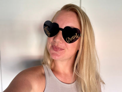 Personalisierte JGA Sonnenbrillein Herzform