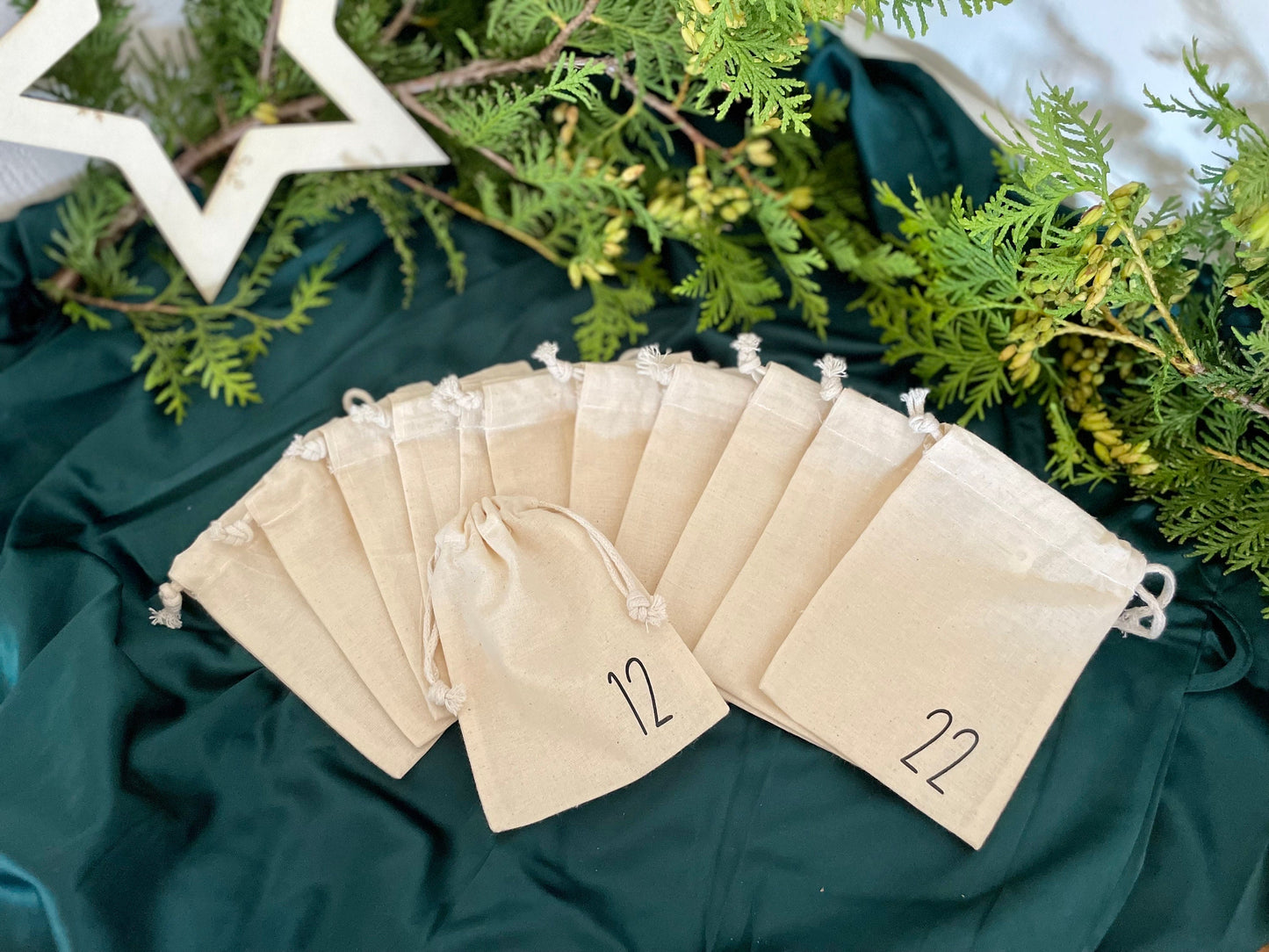 Personalisierter Adventskalender – Nikolausstrumpf aus Holz